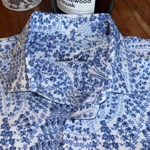 🤍🩵 Tasso Elba Blue 🩵🤍  and White Paisley Men's Dress Shirt Size (M)